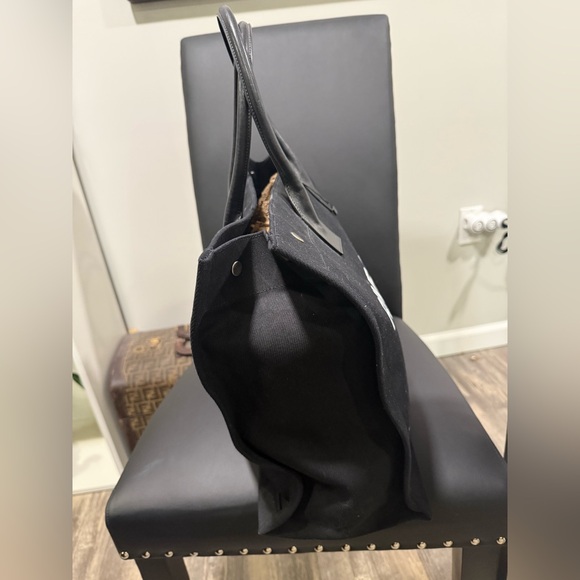 *24HR SALE*
Authentic NWOT Saint Laurent Rive Gauche Black Tote - Picture 3 of 11